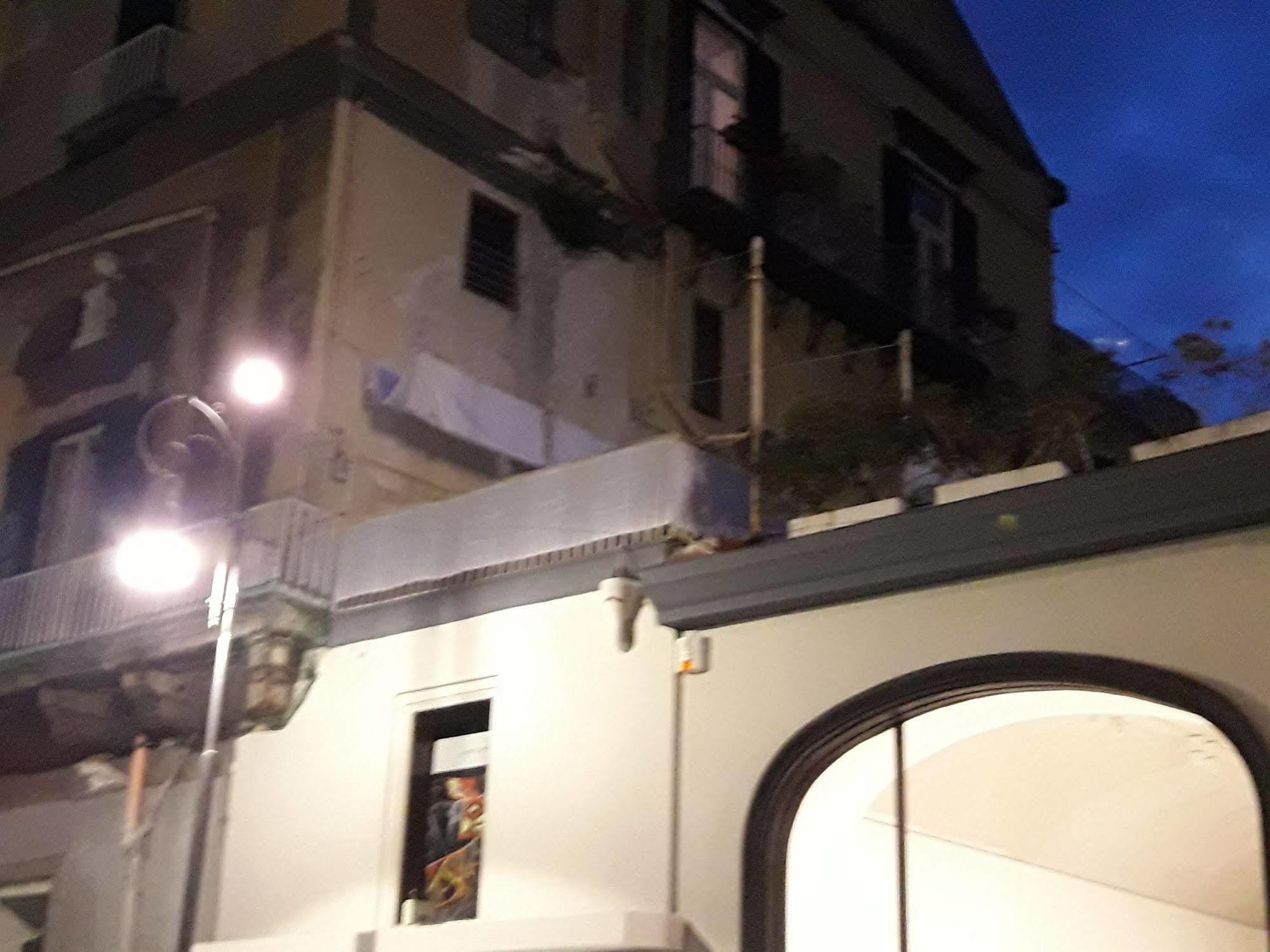 B&B Palazzo Satriano Nápoles Exterior foto